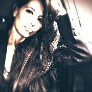 Meet your Posher, Adriana